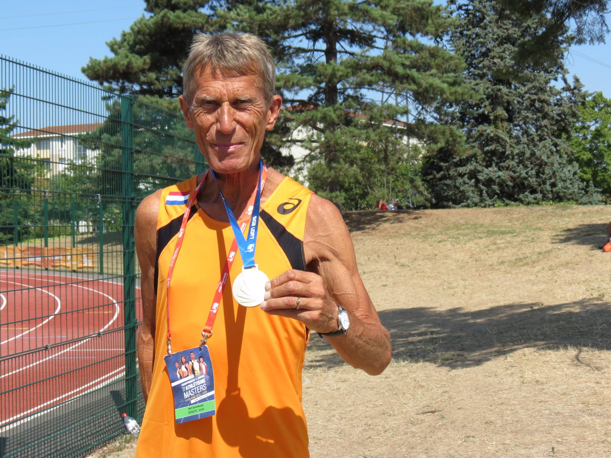 Bert Schalkwijk met z'n Gouden medaille (copyright Ron van Megen)